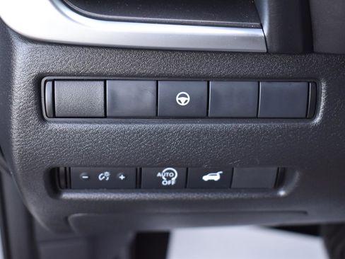 Used 2024 Nissan Rogue SV image 41