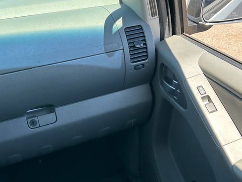 Used 2019 Nissan Frontier SL RWD image 19