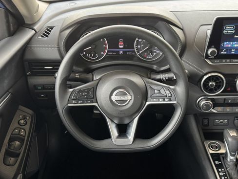 Used 2025 Nissan Sentra SV FWD image 27