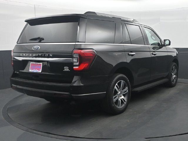 Used 2024 Ford Expedition Limited AWD/4WD image 7
