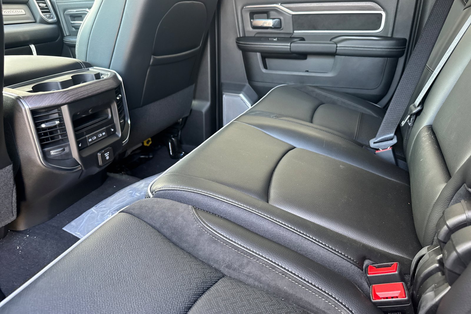 New 2027 RAM 3500 Laramie AWD/4WD image 11