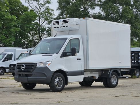 Used 2023 Mercedes-Benz Sprinter 3500 image 1