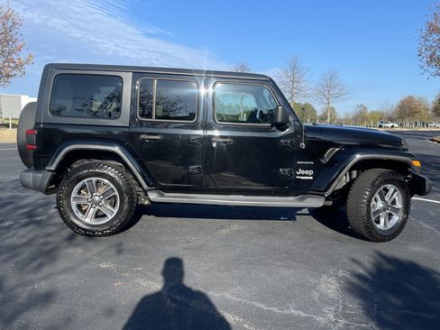 Used 2018 Jeep Wrangler Unlimited Sahara image 10