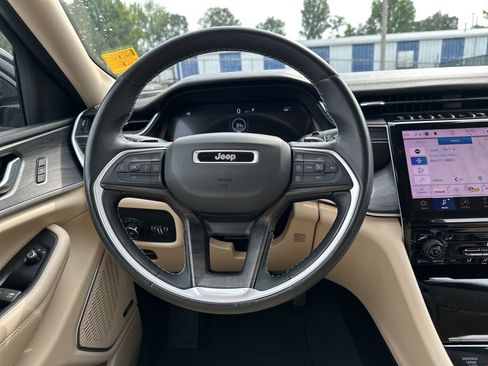 Used 2021 Jeep Grand Cherokee L Limited w/ Trailer Tow Group (B) AWD/4WD image 18