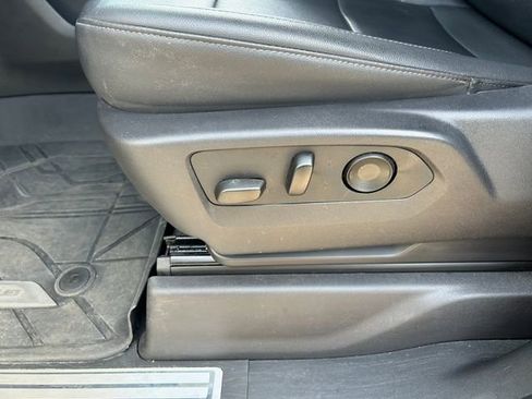 Used 2024 Chevrolet Silverado 1500 LTZ w/ LTZ Convenience Package II image 27