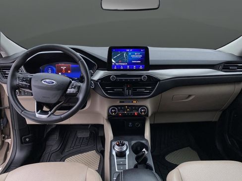 Used 2021 Ford Escape Titanium image 5