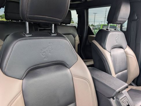 Used 2024 Ford Bronco Wildtrak AWD/4WD image 12