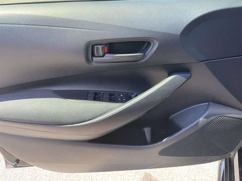 Used 2022 Toyota Corolla LE FWD image 17