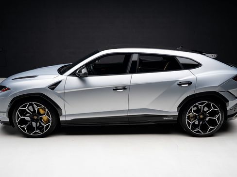 Used 2024 Lamborghini Urus Performante AWD/4WD image 17