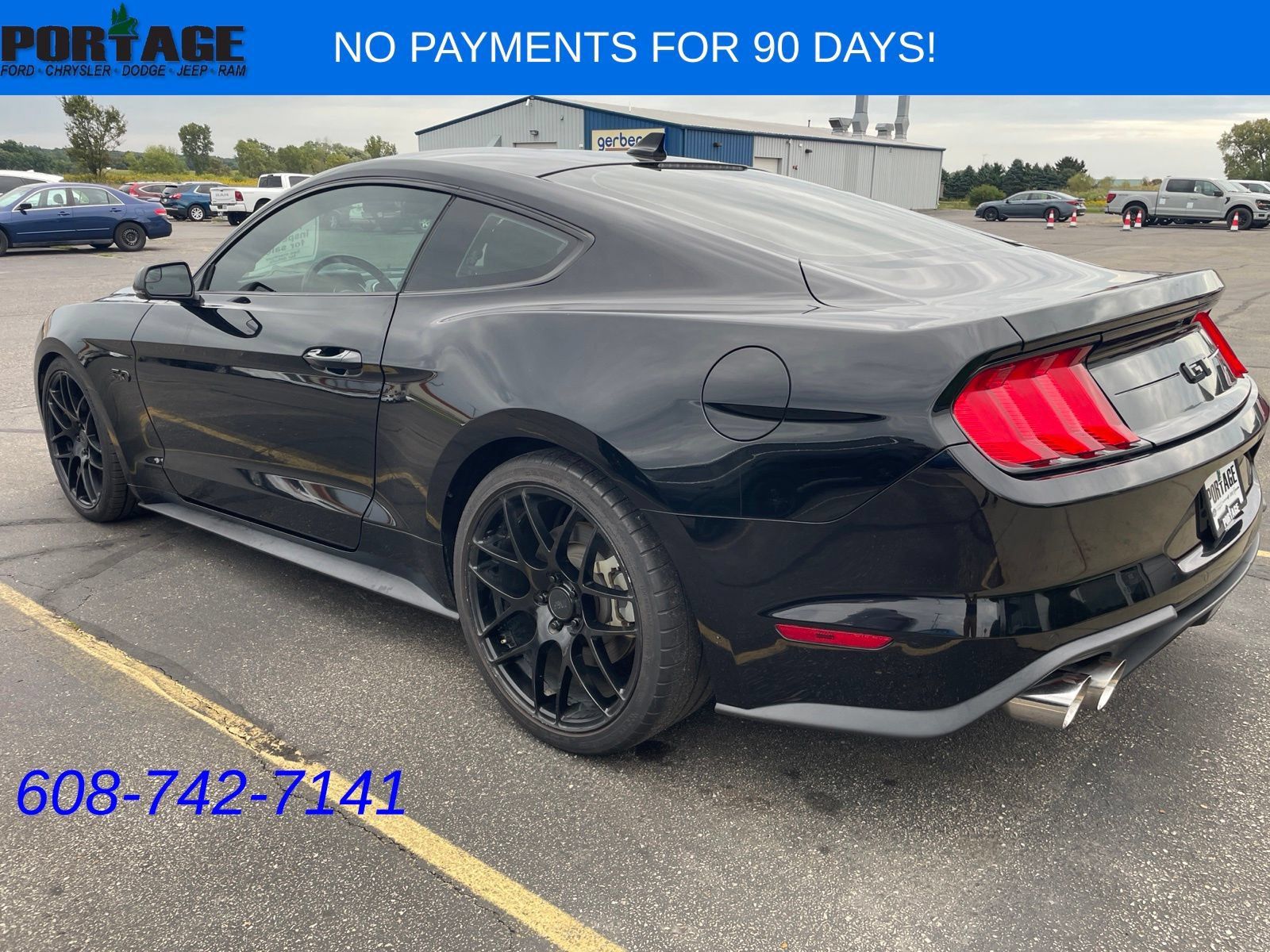 Used 2020 Ford Mustang GT Premium w/ Carbon Sport Interior Package RWD image 4