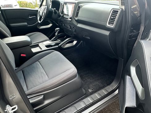 Used 2024 Nissan Frontier SV image 34