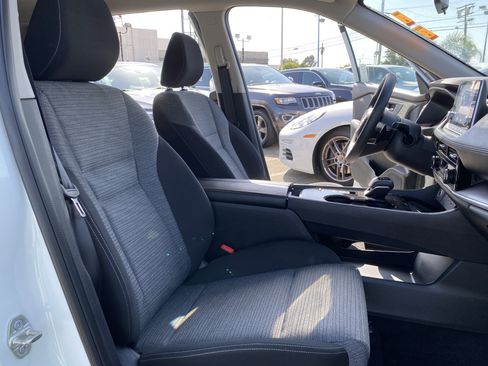 Used 2021 Nissan Rogue SV FWD image 21