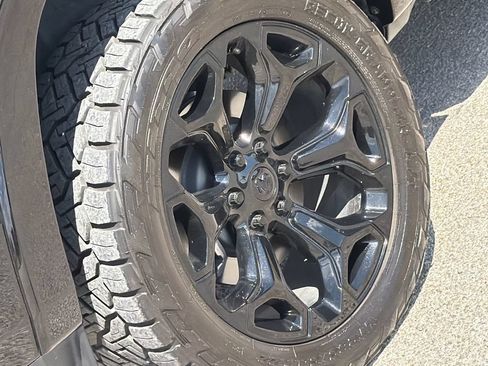Used 2023 RAM 1500 Limited AWD/4WD image 9