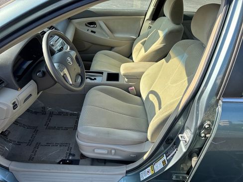 Used 2009 Toyota Camry LE FWD image 11