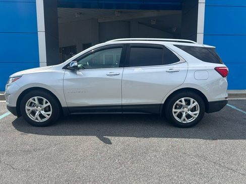Used 2018 Chevrolet Equinox Premier FWD image 4
