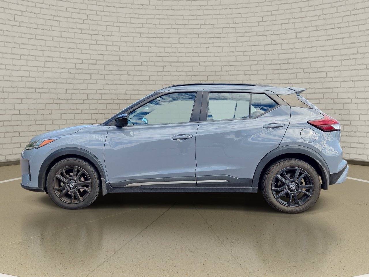 Used 2022 Nissan Kicks SR FWD image 8