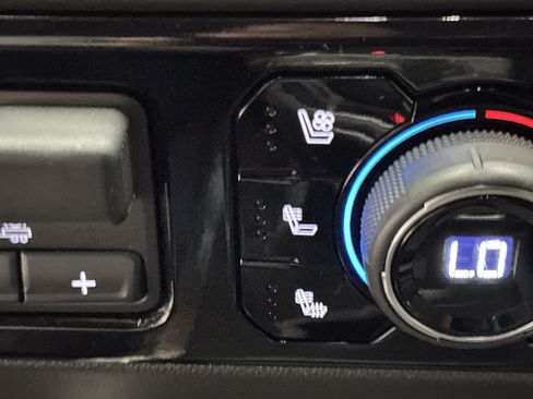 Used 2023 Chevrolet Silverado 1500 LTZ image 39