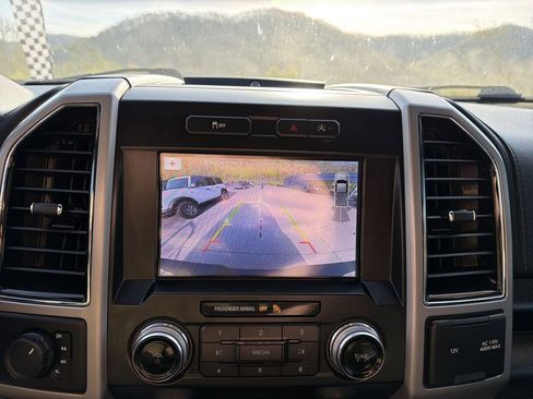 Used 2019 Ford F150 Lariat w/ Equipment Group 502A Luxury AWD/4WD image 27