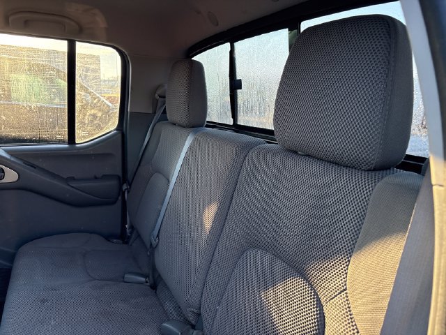 Used 2016 Nissan Frontier SV w/ SV Value Truck Package AWD/4WD image 10
