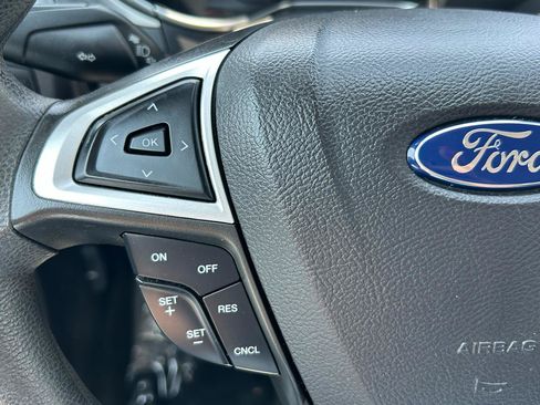 Used 2016 Ford Fusion SE FWD image 25