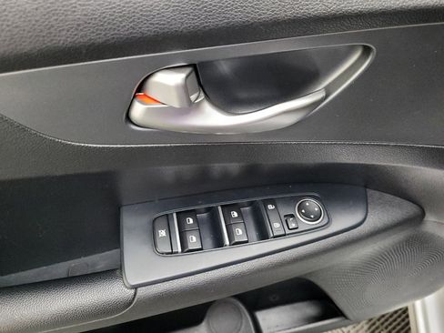 Used 2020 Kia Forte LXS FWD image 27