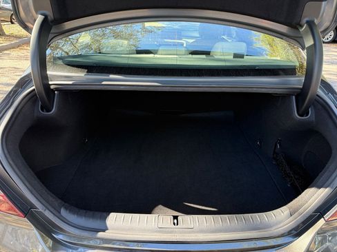 Used 2025 Genesis G70 2.5T image 24