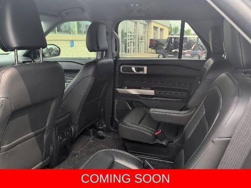 Used 2023 Ford Explorer XLT w/ Equipment Group 202A AWD/4WD image 5