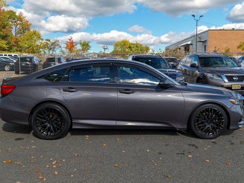 Used 2018 Honda Accord Sport image 8