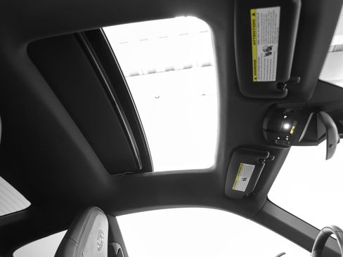 Certified 2020 Porsche 911 Carrera RWD image 30