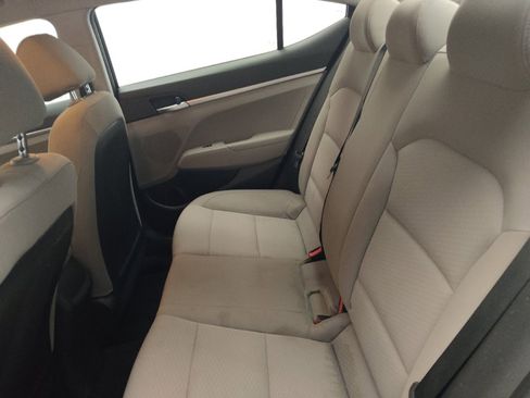 Used 2020 Hyundai Elantra SE FWD image 18
