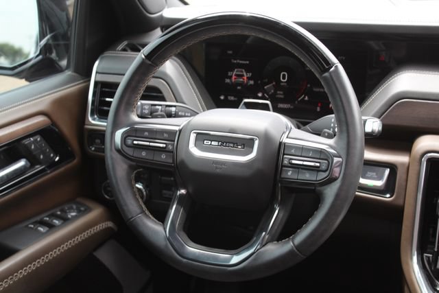 Used 2025 GMC Yukon Denali Ultimate w/ LPO, Floor Liner Package AWD/4WD image 24