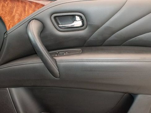 Used 2017 INFINITI QX80 4WD w/ Deluxe Technology Package image 11