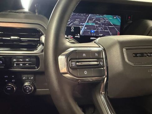 Used 2025 GMC Yukon Denali AWD/4WD image 23