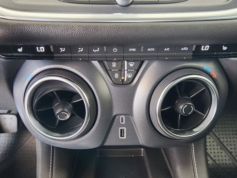 Certified 2024 Chevrolet Blazer LT w/ Convenience Package FWD image 18