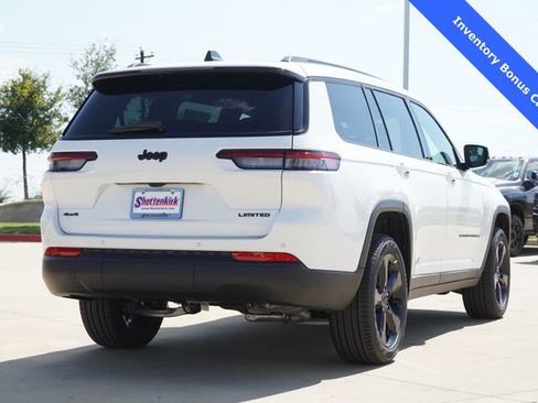 New 2025 Jeep Grand Cherokee L Limited w/ Black Appearance Package AWD/4WD image 8