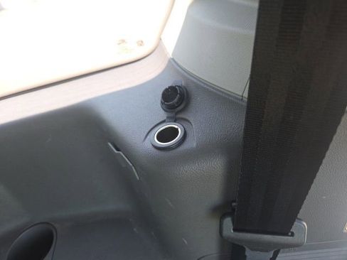 Used 2022 Ford Transit Connect XLT FWD image 13
