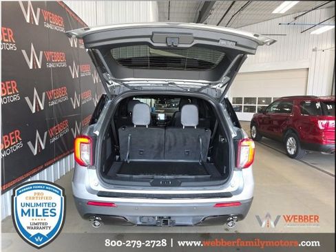 Used 2023 Ford Explorer ST-Line w/ Class IV Trailer Tow Package AWD/4WD image 6