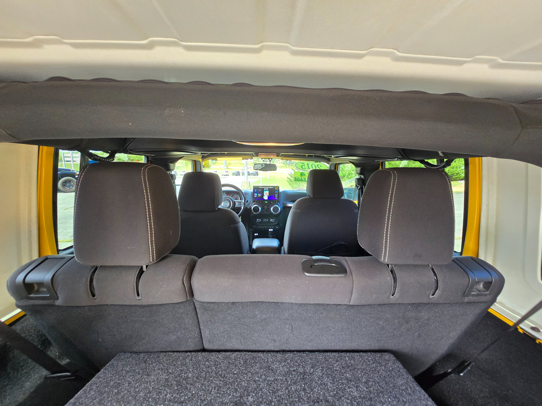 Used 2015 Jeep Wrangler Unlimited Sahara w/ Dual Top Group AWD/4WD image 21