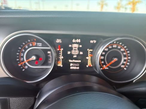 Used 2018 Jeep Wrangler Sport AWD/4WD image 12