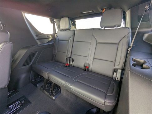 Used 2025 GMC Yukon Denali image 16