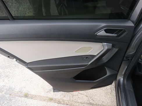 Used 2022 Volkswagen Tiguan S FWD image 17
