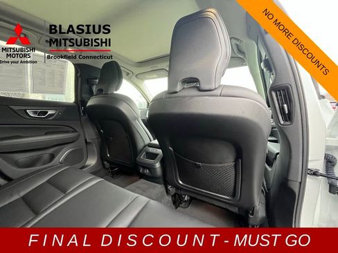 Used 2025 Volvo V60 B5 Cross Country Plus image 14