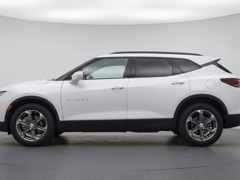 Used 2025 Chevrolet Blazer LT FWD image 5