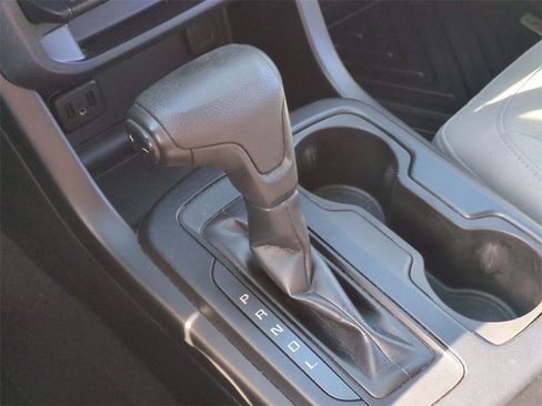 Used 2019 GMC Canyon 2WD Crew Cab w/ Convenience Package image 16