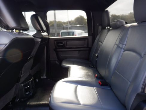 Used 2021 RAM 2500 Tradesman w/ Chrome Appearance Group image 11