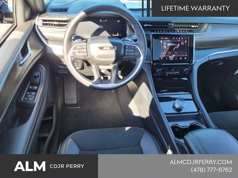 New 2025 Jeep Grand Cherokee L Altitude AWD/4WD image 8