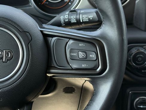 Used 2019 Jeep Wrangler Unlimited Sport S AWD/4WD image 21