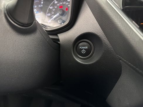 Certified 2024 Toyota Corolla Cross SE image 24