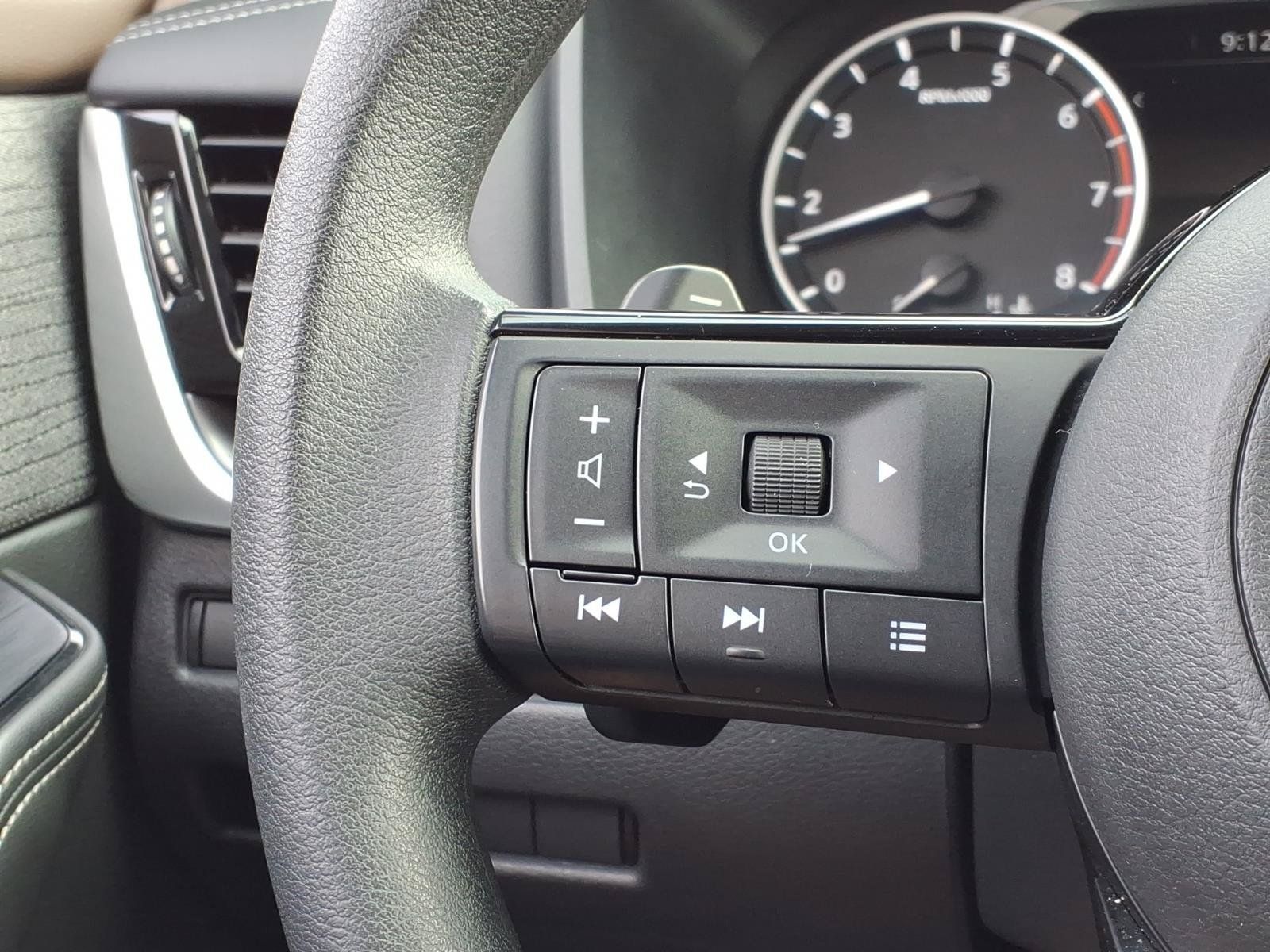 Used 2021 Nissan Rogue SV AWD/4WD image 26