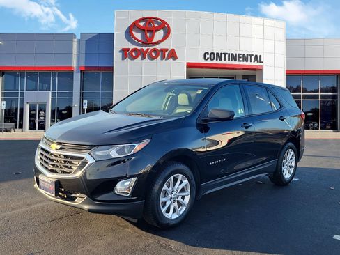 Used 2019 Chevrolet Equinox LS w/ LS Convenience Package image 3